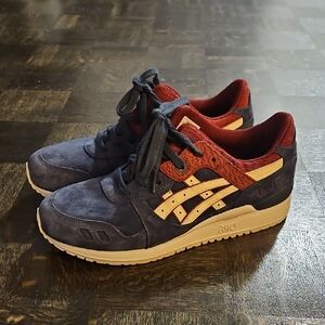 Asics Men's Navy and Burgundy Sneakers